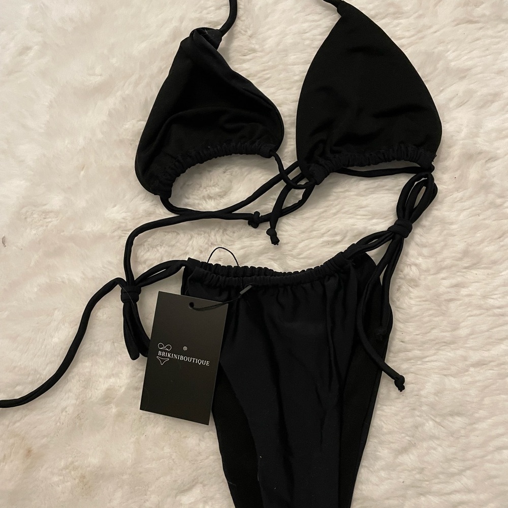 bikini - Picture 2 of 2